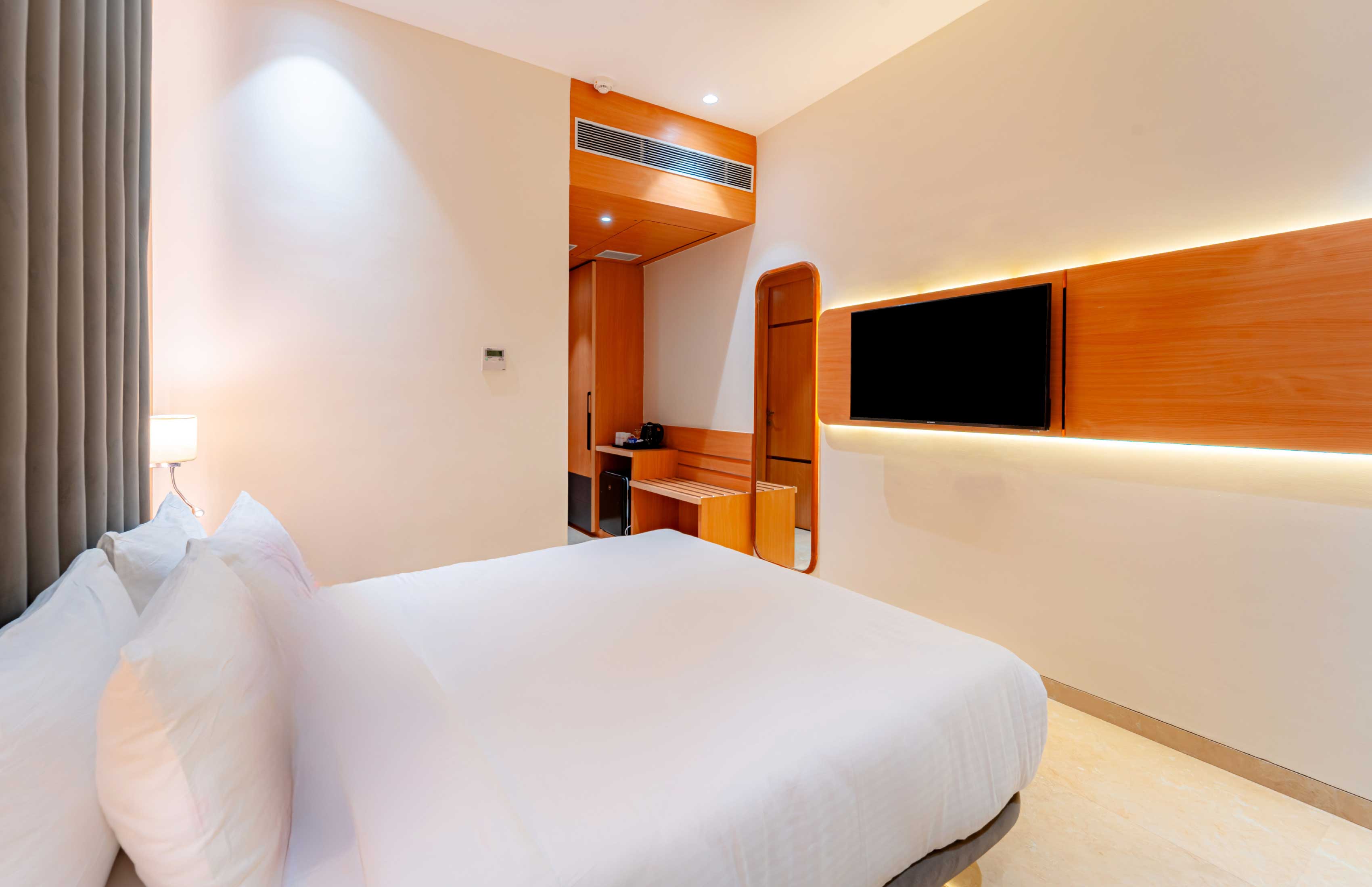 SCARLET Deluxe Room warm interior ambience