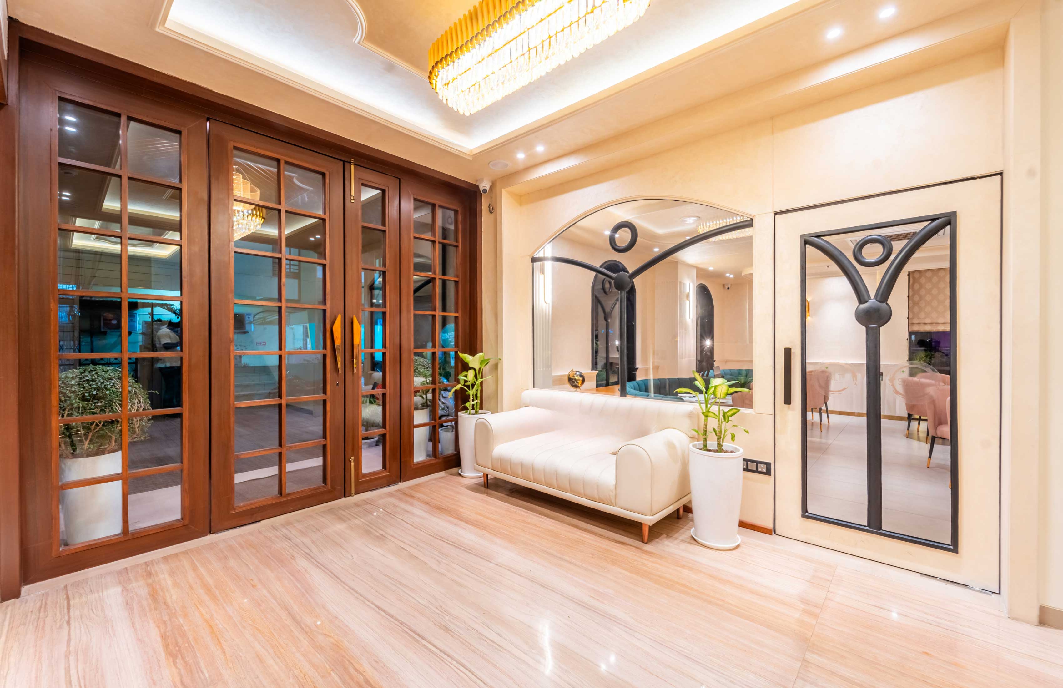 SCARLET Hotel lobby
