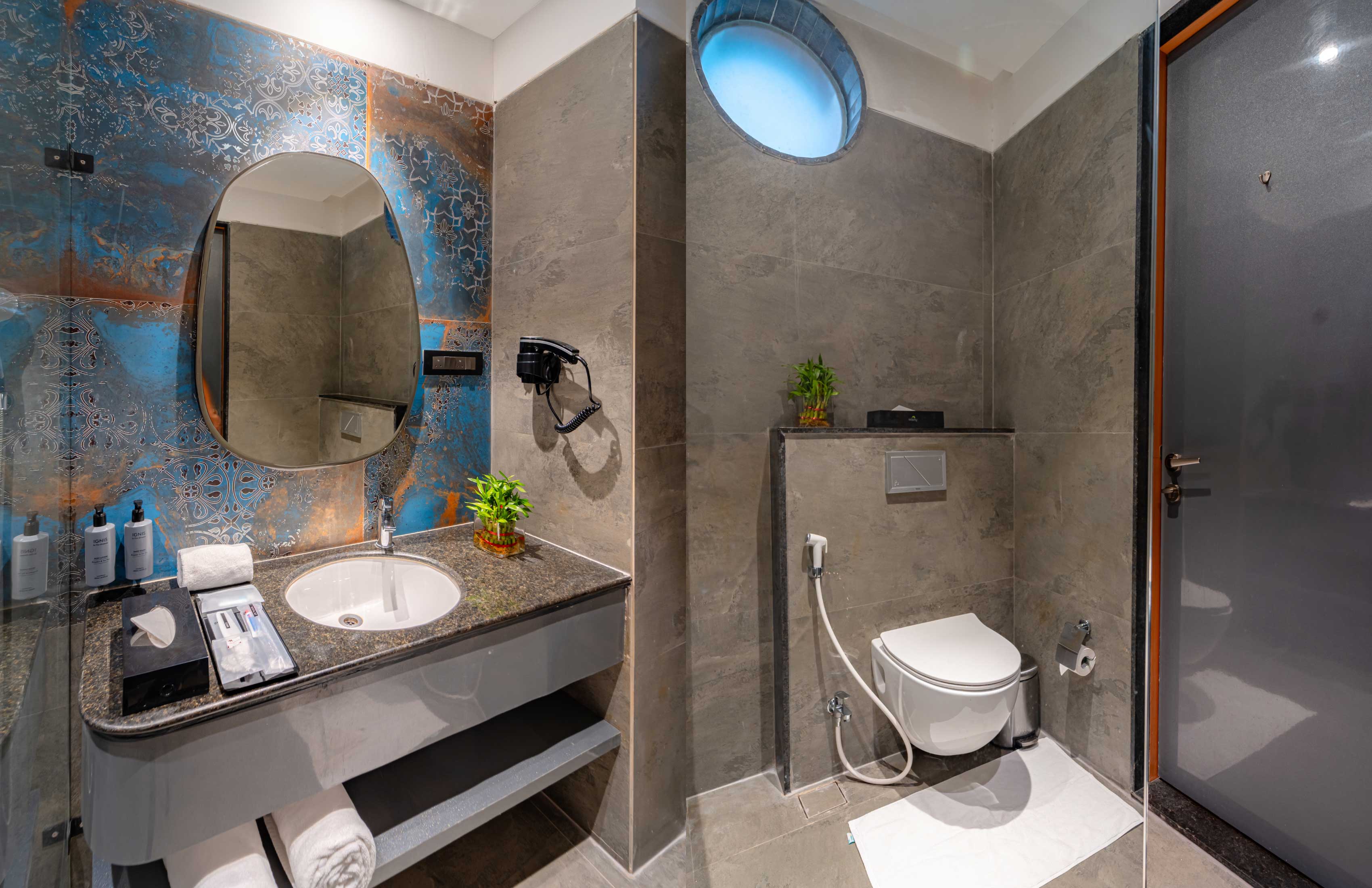 SCARLET Suite bathroom vanity